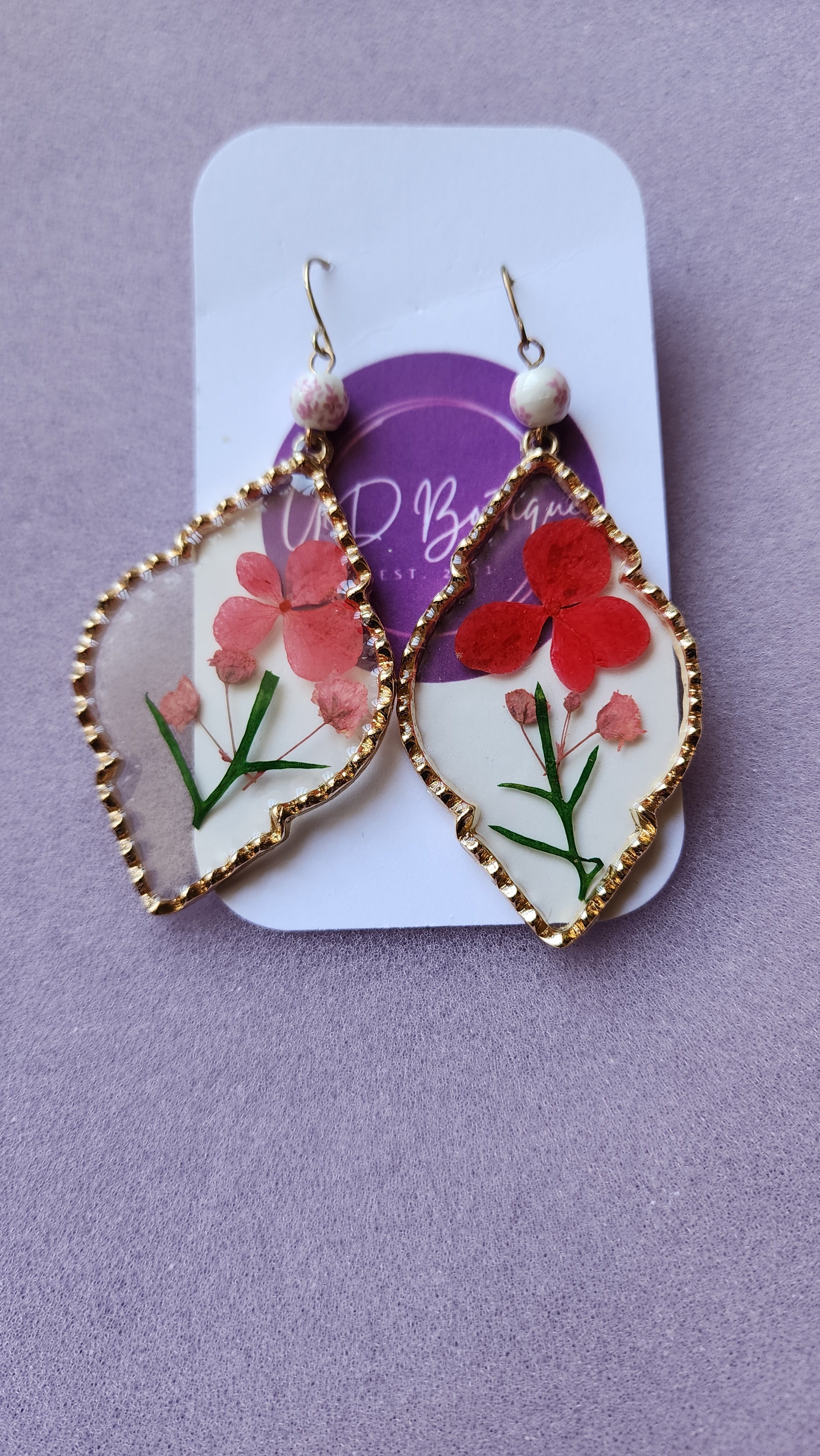 Aretes retro de resina con flores reales 